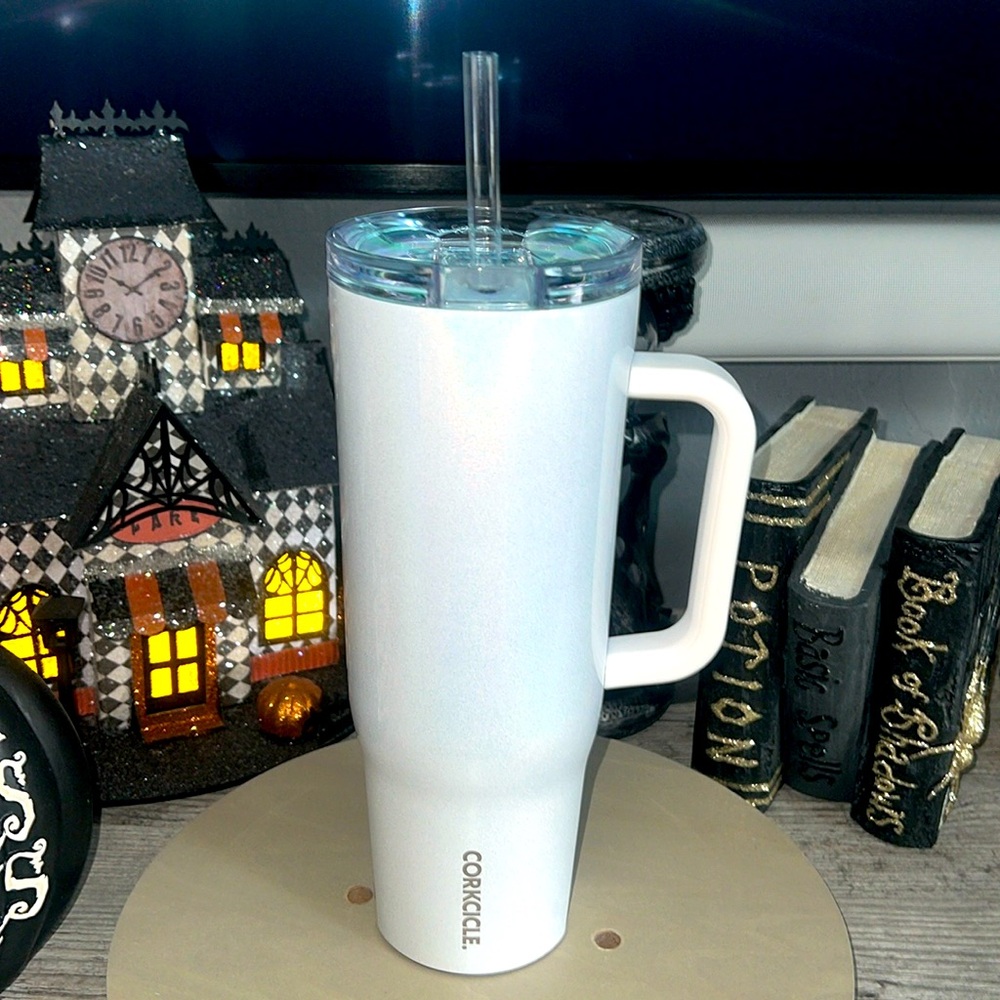 ❣️NWT❣️🦄 UNICORN MAGIC CRUISER
INSULATED TUMBLER WITH HANDLE